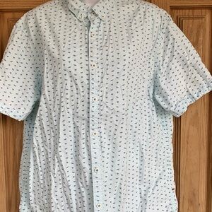 💚3/$25 Denim &Flower men's Light Blue Patterned Shirt size large